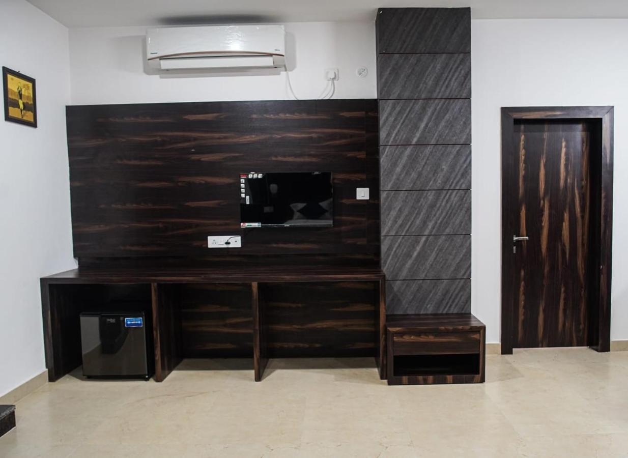 Hotel A G Palace Duliagaon 외부 사진