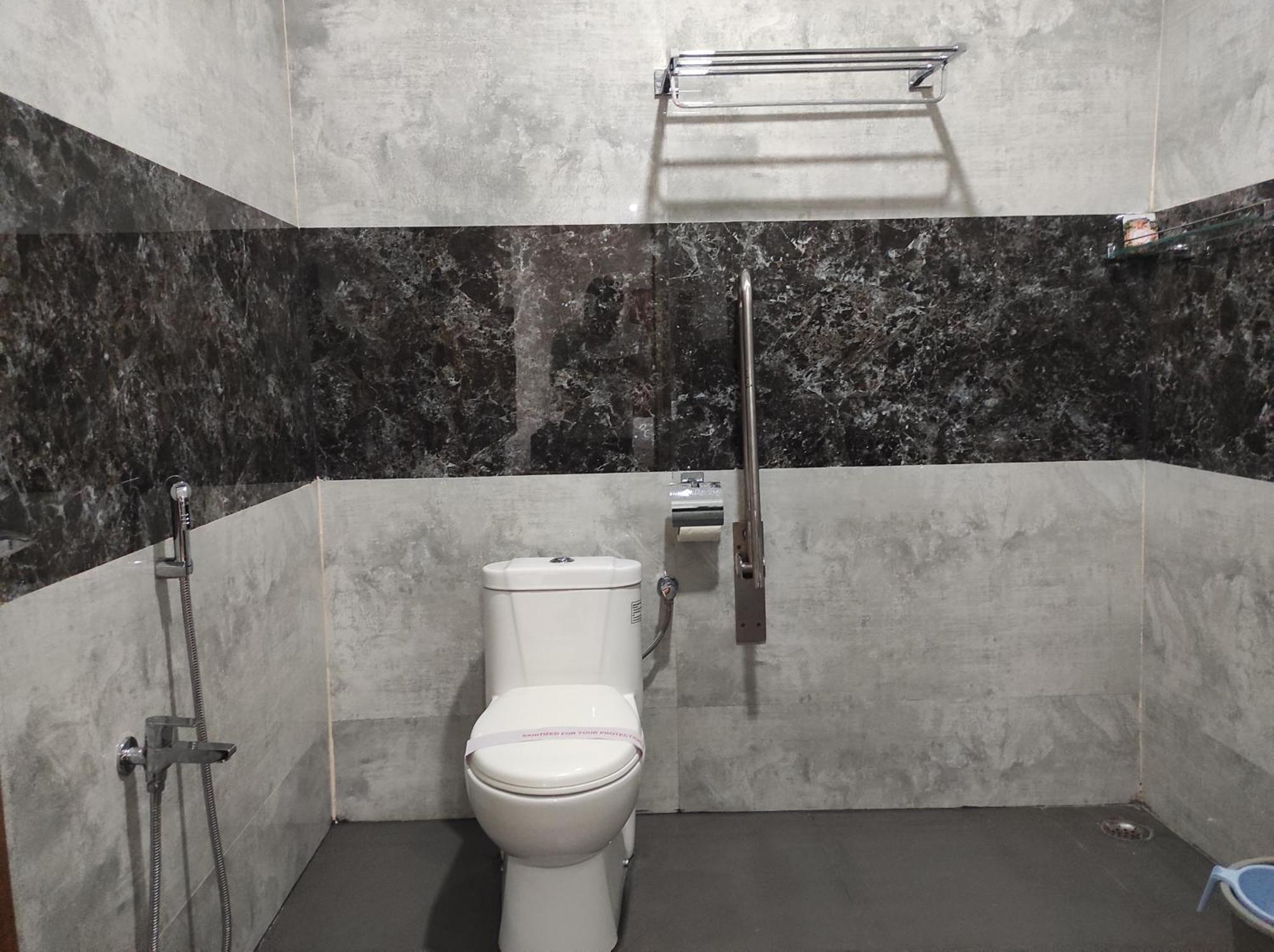 Hotel A G Palace Duliagaon 외부 사진